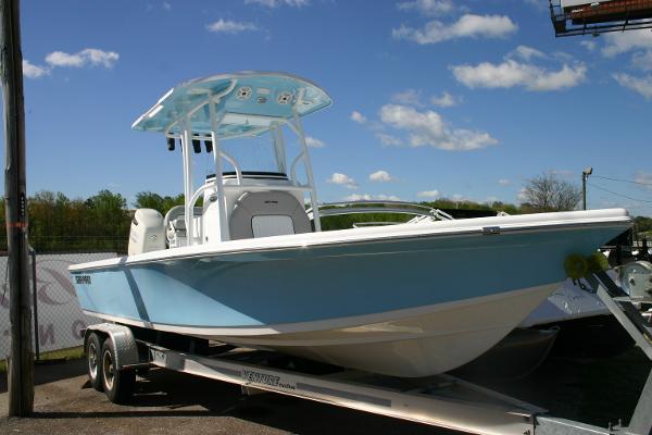 2017 Sea Pro 248 Bay Deluxe