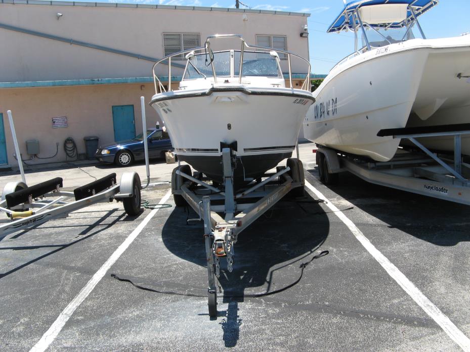 1996 Robalo walk-around