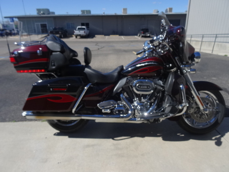 2013 Harley-Davidson FLHTCUSE8 - CVO Ultra Classic Electra Glide