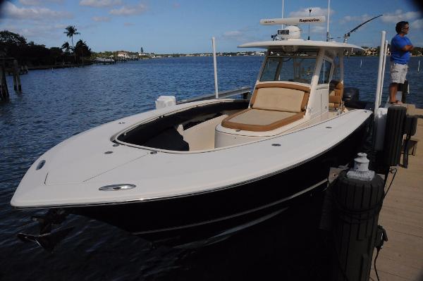 2012 Scout Boats 345 XSF