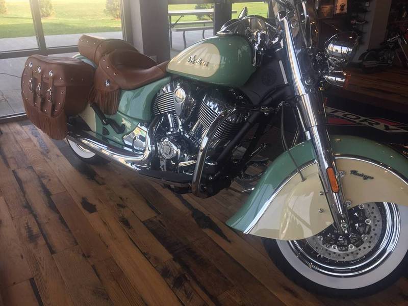 2017 Indian Chief Vintage Willow Green Over Ivory Cream