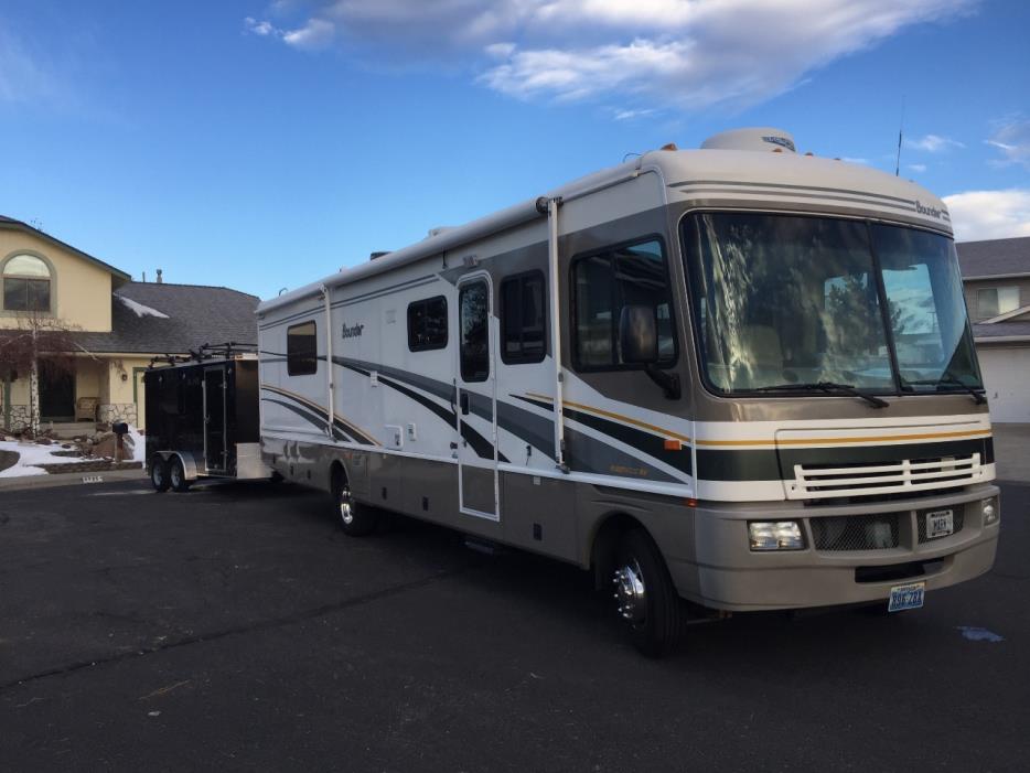 2004 Fleetwood BOUNDER 35E