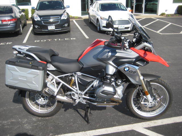 2013 BMW R1200GS *Only 1500 miles. LOW suspension!*