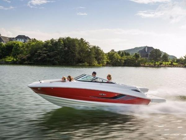 2017 Sea Ray 220 SDX