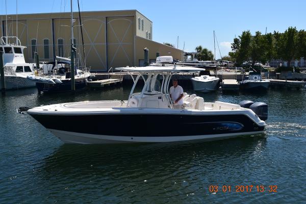 2014 Robalo R300 Center Console