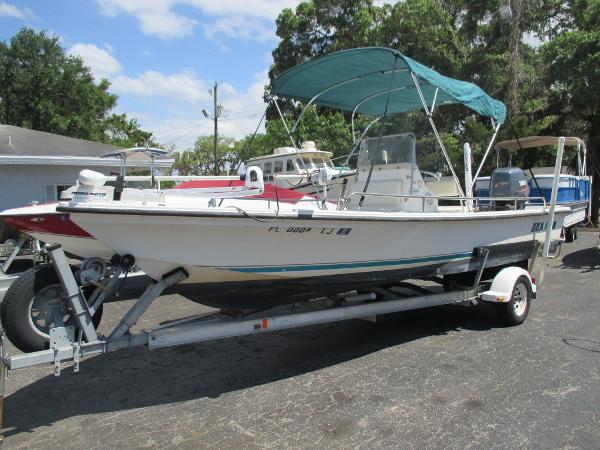 2001 Sea Pro SV2100CC Bay Boat