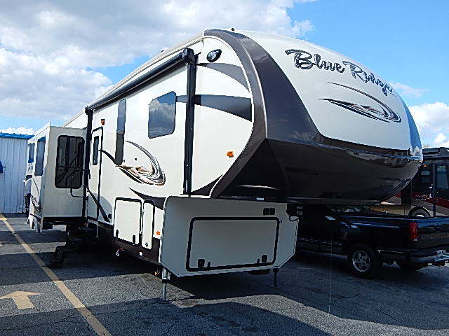 2017 Forest River BLUE RIDGE 3920TZ