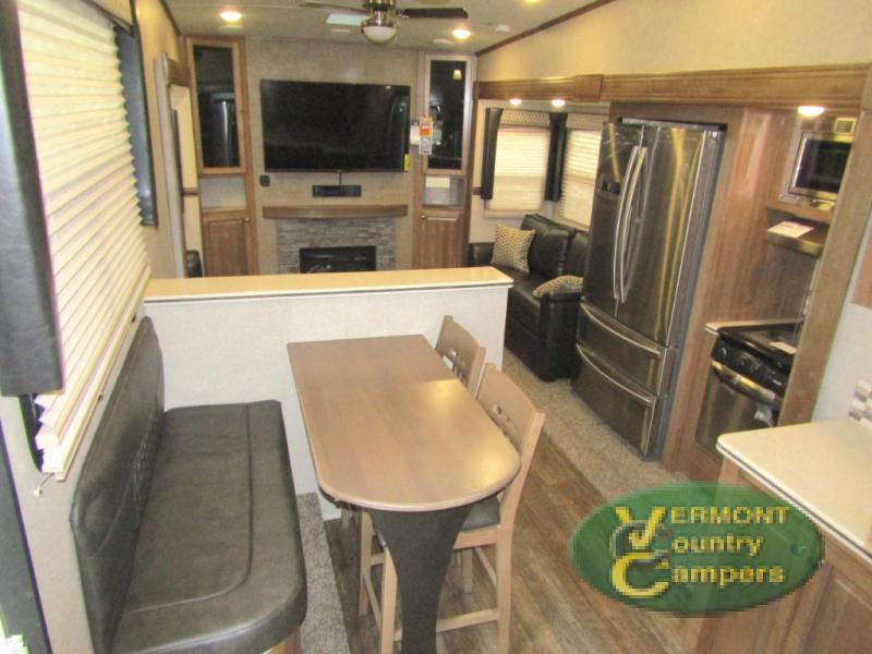 2018 Forest River Rv Rockwood Signature Ultra Lite 8298WS