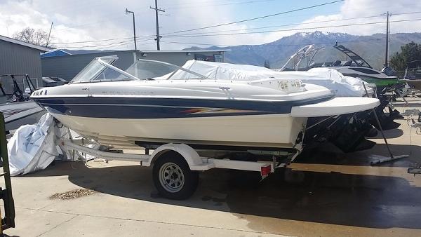 2005 Bayliner 185