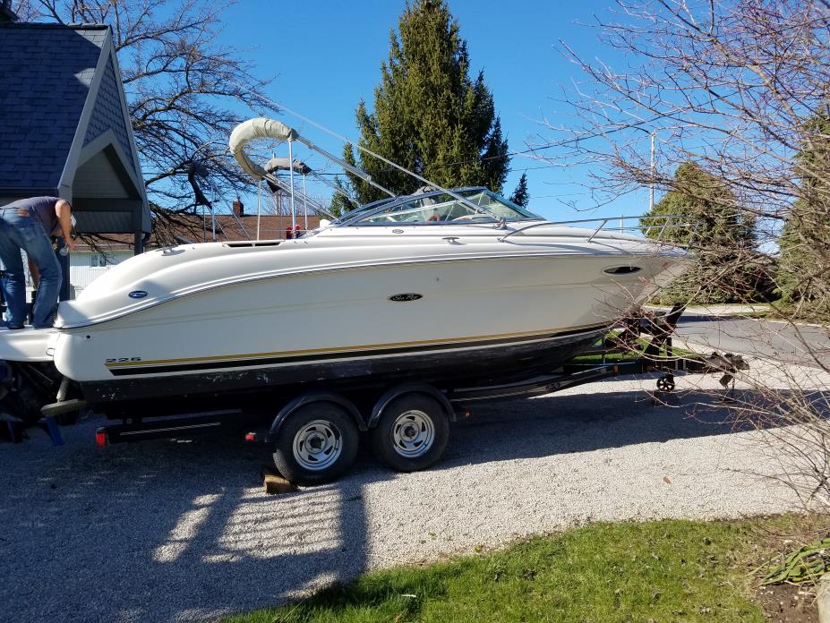 2003 Sea Ray 225 Weekender