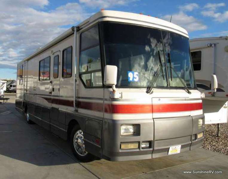 1995 Winnebago Luxor 37WQ