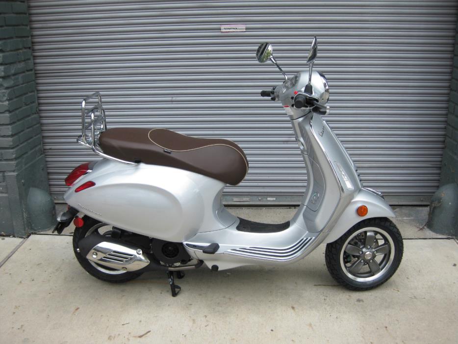 2016 Vespa Primavera 70th Anniversary