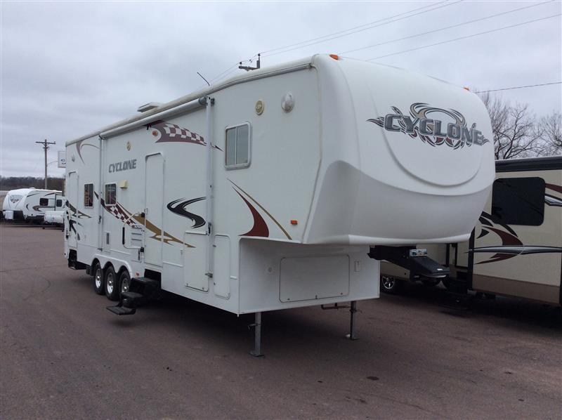 2008 Heartland Cyclone 3210