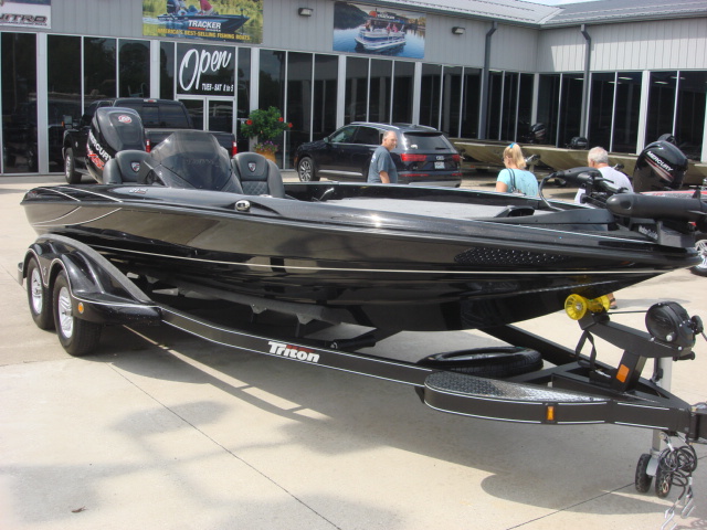 2017 TRITON BOATS 21 TrX w/250hp Mercury Pro-XS