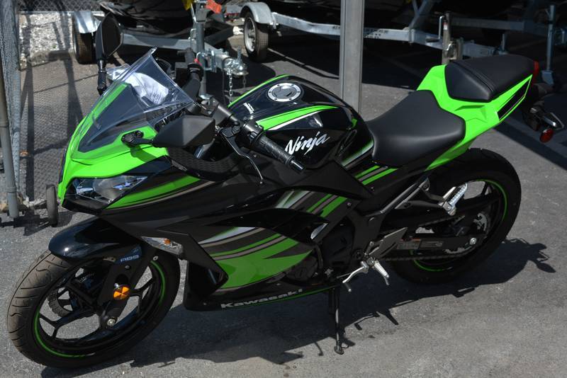 2016 Kawasaki Ninja 300 ABS KRT Edition