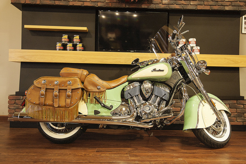 2016 Indian Chief Vintage Willow Green and Ivory Cream