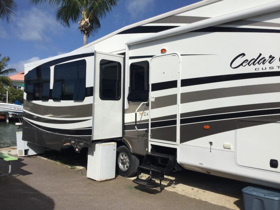 2013 Forest River CEDAR CREEK FIFTH WHEEL 36CKTS