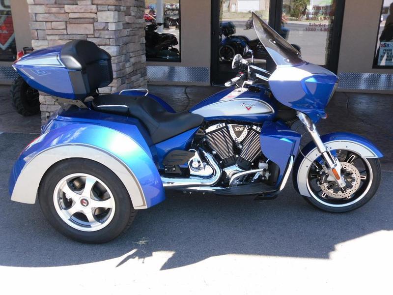 2014 Victory Cross Country Tour Two-Tone Sonic Blue & Silver