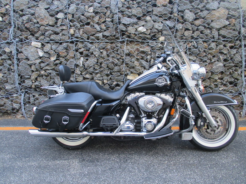 2008 Harley-Davidson FLHRC - Road King Classic 105th Anniversary Edition