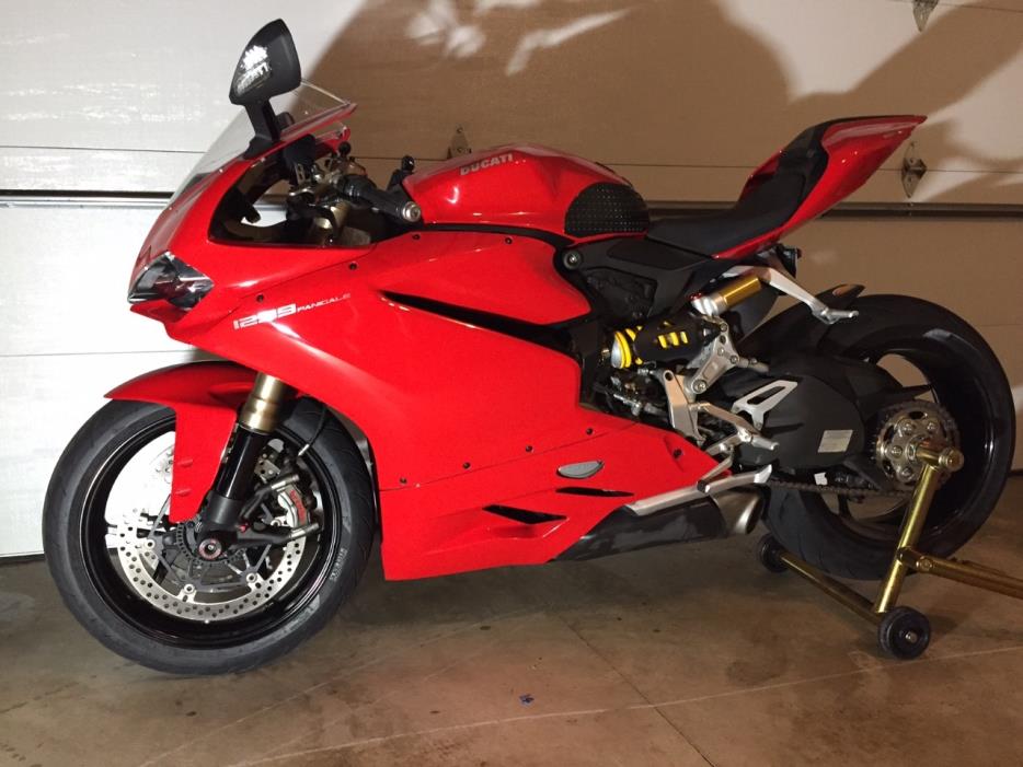 2015 Ducati SUPERBIKE 1299 PANIGALE