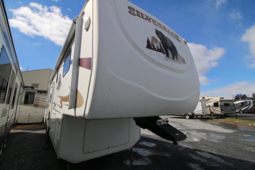 2009 Forest River SILVERBACK 33LBHTS