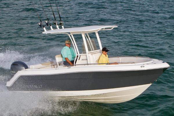 2016 Robalo R222 Center Console