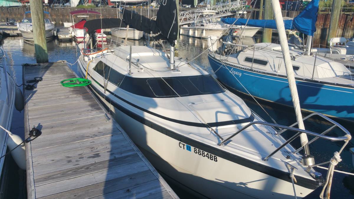 2004 Mac Gregor M26 hybrid sailboat