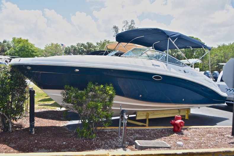 2017 Hurricane SunDeck SD 2690 OB