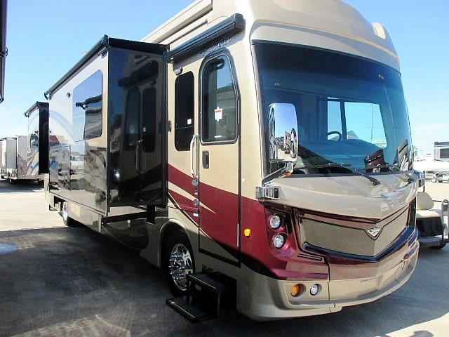 2017 Fleetwood DISCOVERY 40d