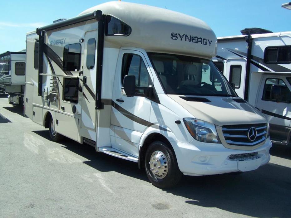 2017 Thor Motor Coach Synergy SP24