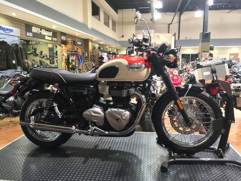 2017 Triumph Bonneville T100 New England White/Intense Orange