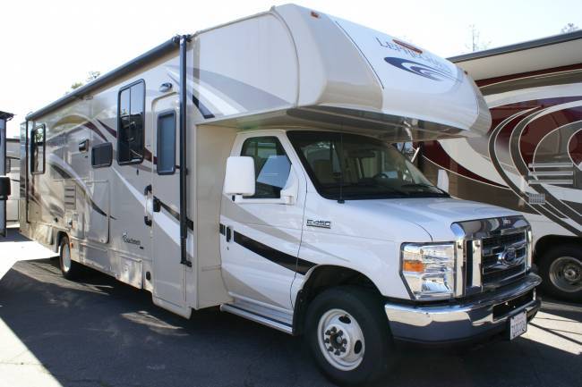 2017 Coachmen Leprechaun 319DS