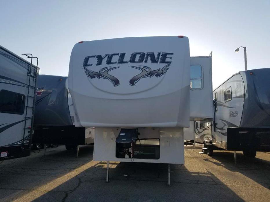 2007 Heartland Cyclone RV M-4012