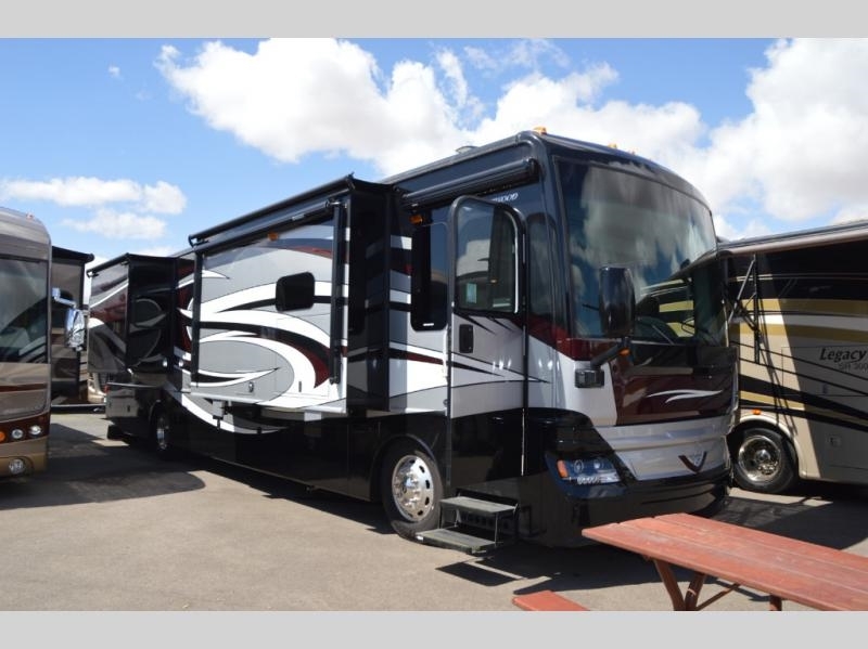 2017 Fleetwood Pace Arrow LXE 38K