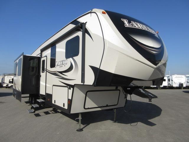 2017 Keystone LAREDO 357BH Four Slideouts/ Outside Kitchen/