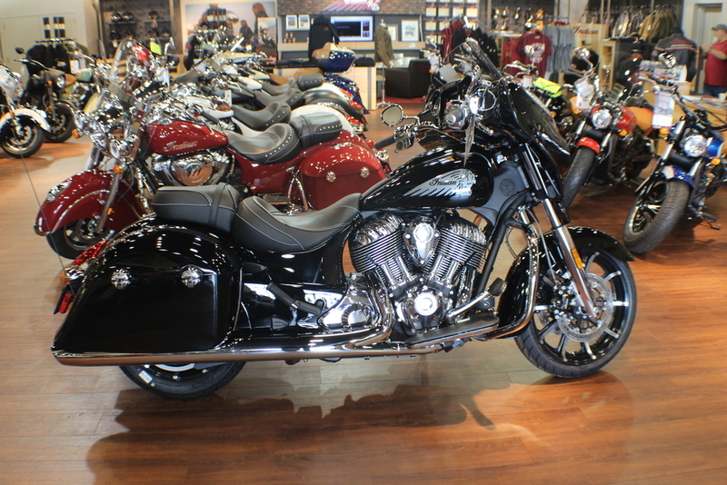 2017 Indian Motorcycle Chieftain Limited Thunder Black