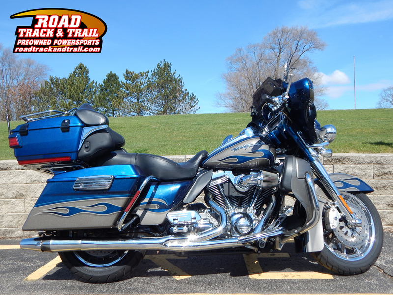 2010 Harley-Davidson FLHTCUSE5 - CVO Ultra Classic Electra Glide