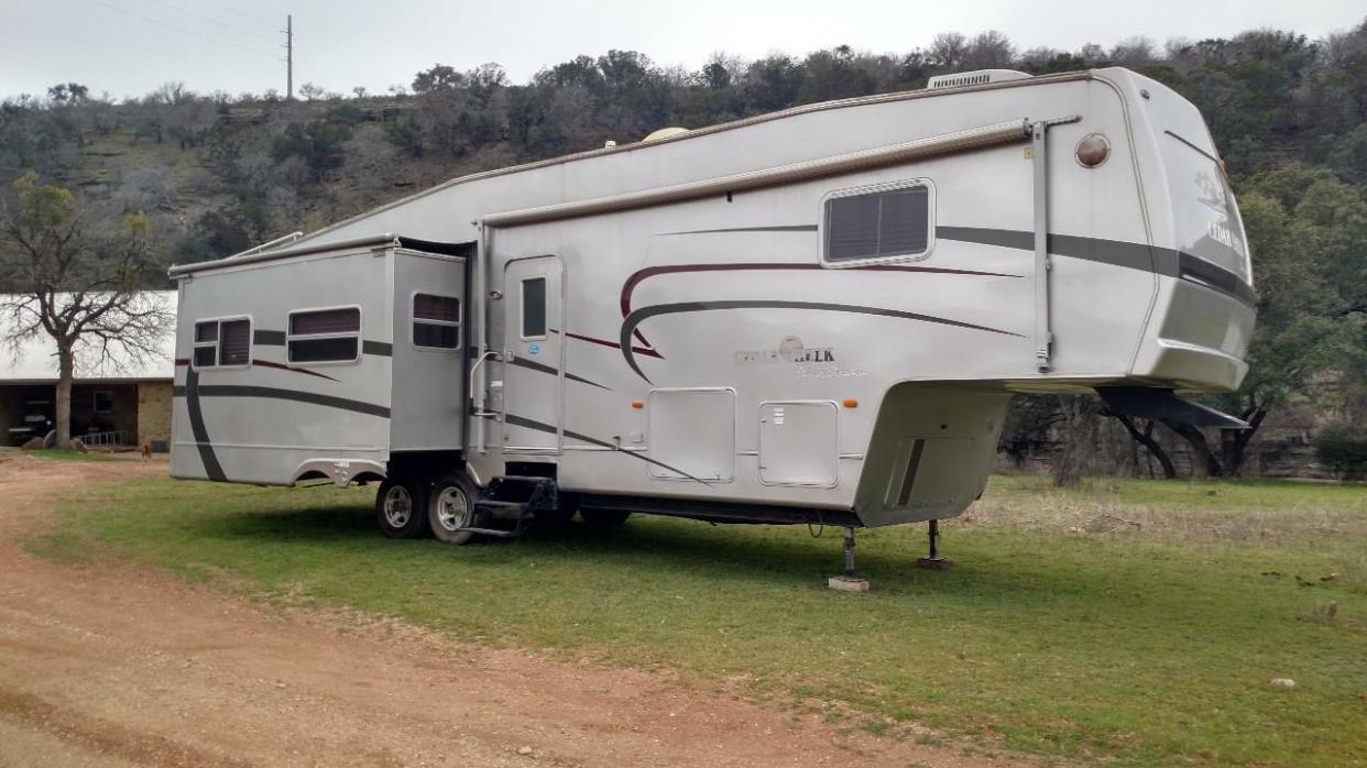 2003 Forest River CEDAR CREEK FIFTH WHEEL