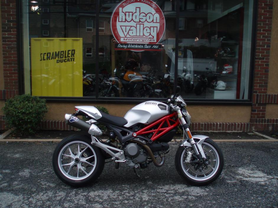 2010 Ducati Monster 1100