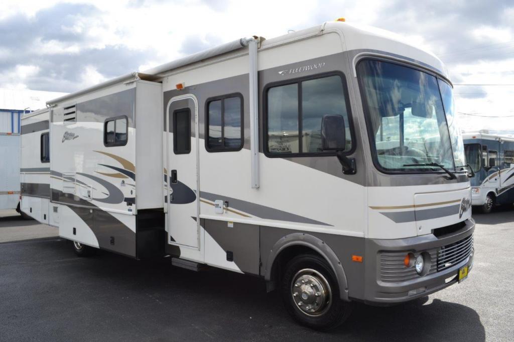 2005 Fleetwood Storm 34F