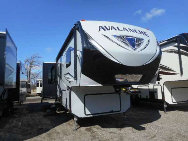 2017 Keystone Rv Avalanche 300RE