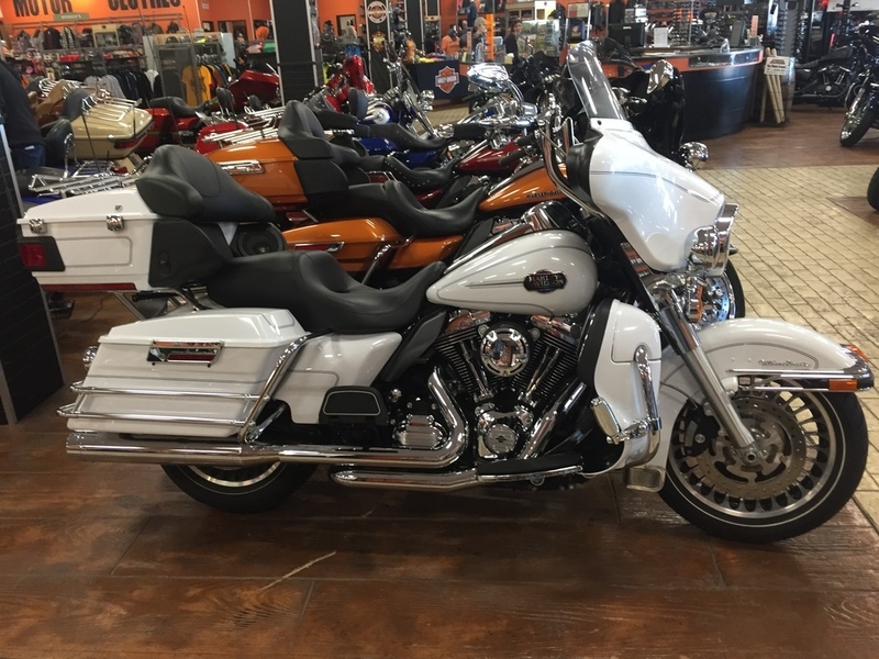 2012 Harley-Davidson FLHTCU - Electra Glide Ultra Classic