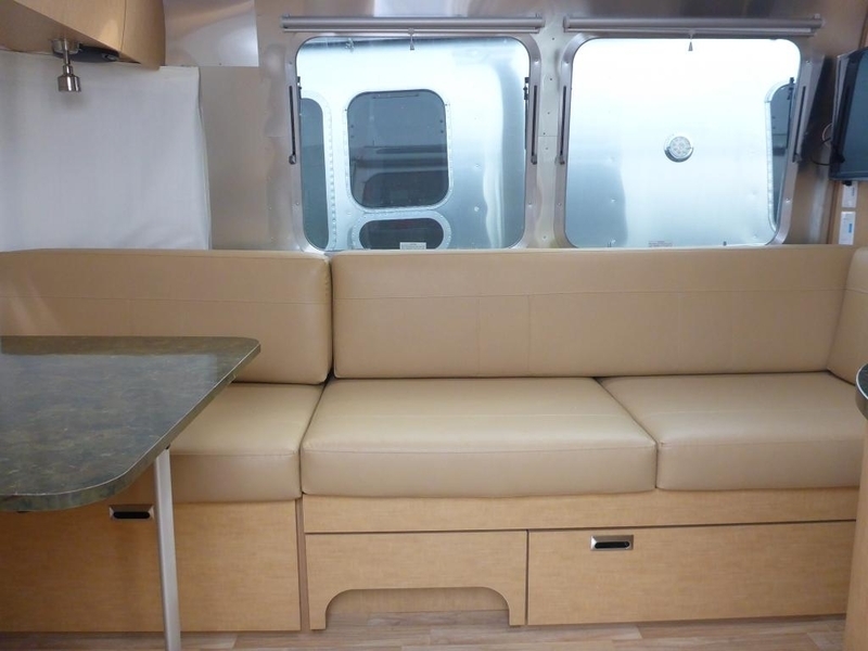 2017 Airstream Flying Cloud 25 Twin