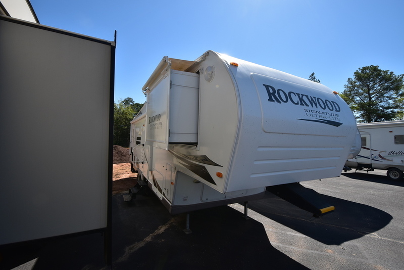 2009 Forest River Rockwood Signature Ultra-Lite 8285WS
