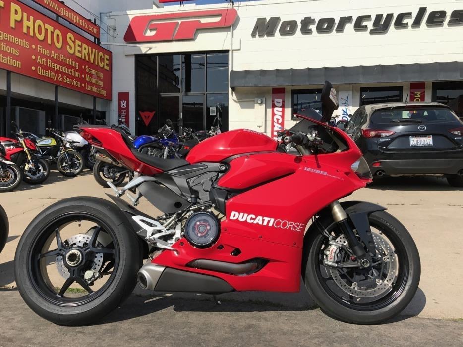 2016 Ducati SUPERBIKE 1299 PANIGALE