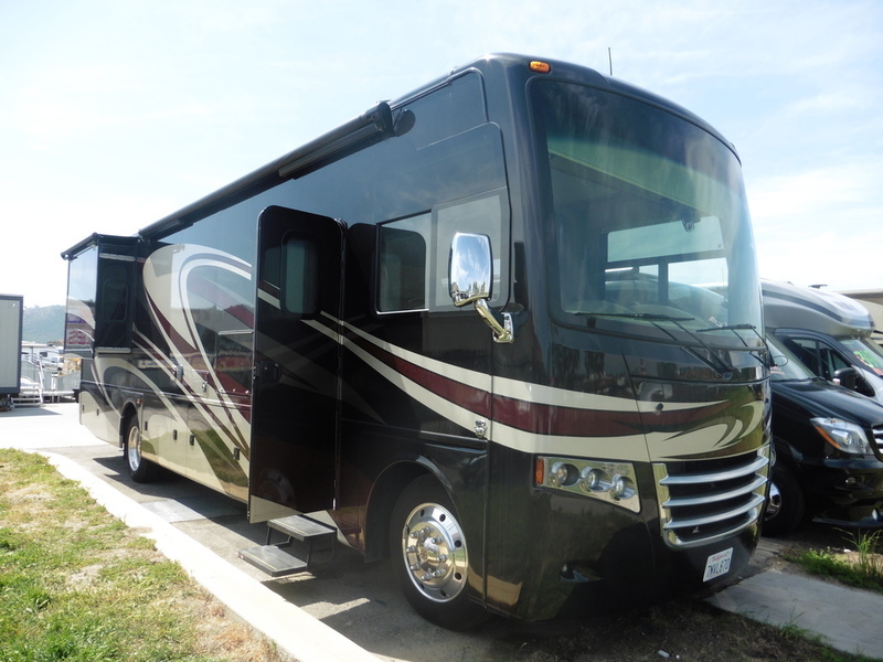 2016 Thor Motor Coach Miramar 34.1