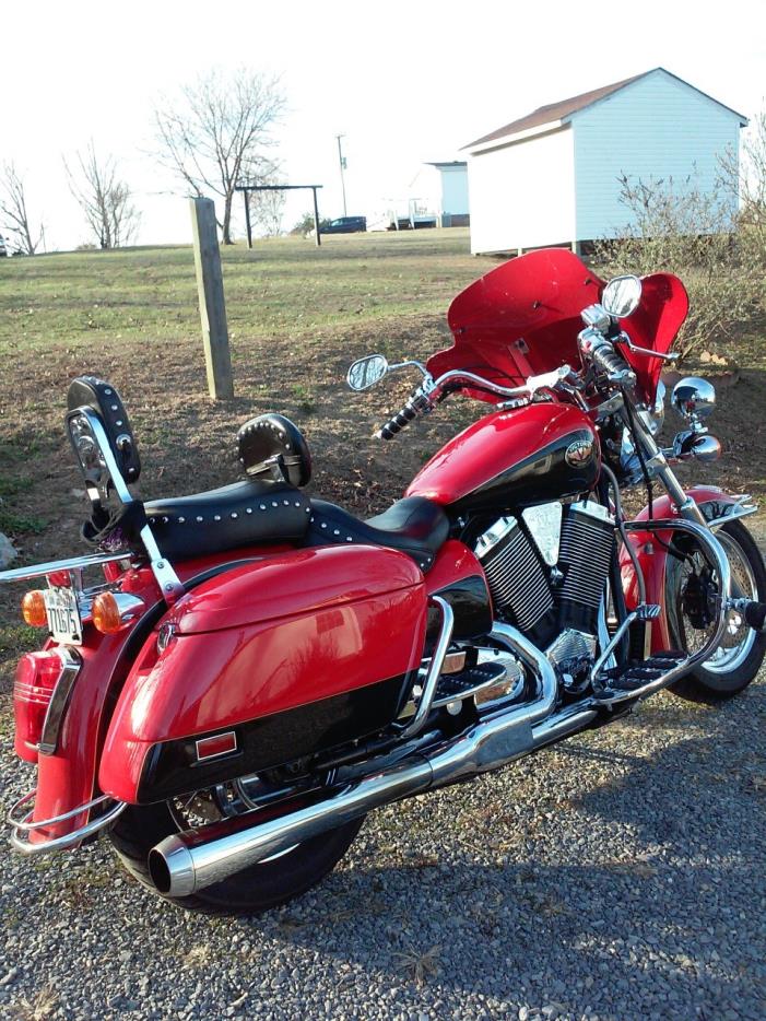 2000 Victory V92