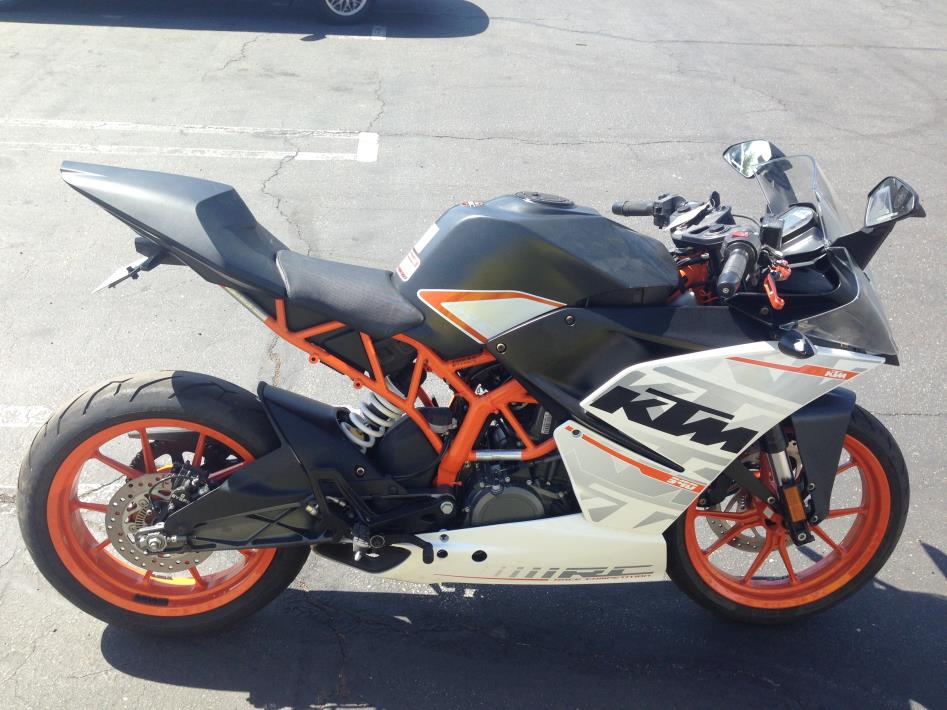 2015 KTM RC390