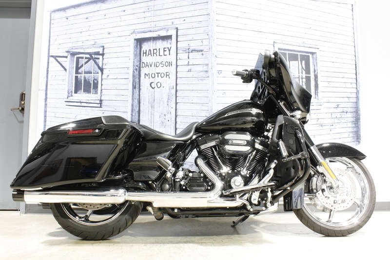 2015 Harley-Davidson FLHXSE - CVO Street Glide