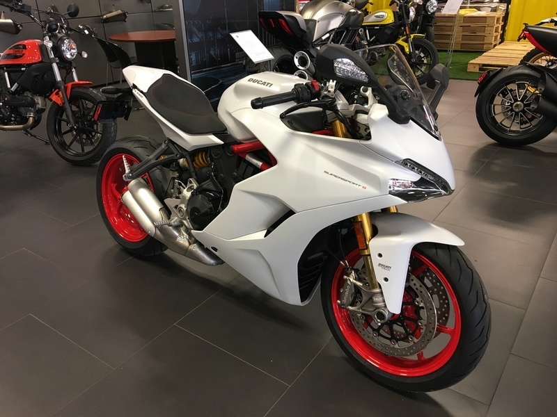 2017 Ducati SuperSport S Star White Silk